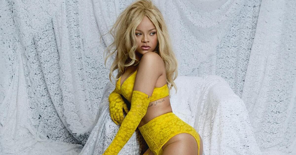 Rihanna , yeni iç çamaşırı koleksiyonunu kendi tanıttı