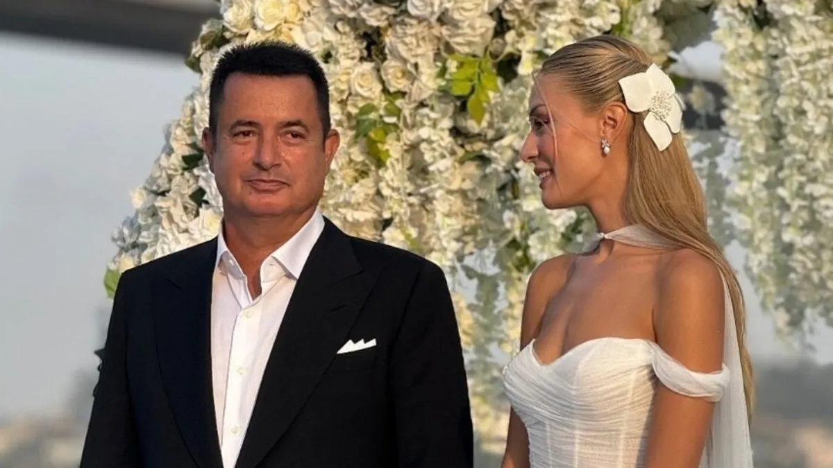 Yılın düğününe havalı giriş! Acun Ilıcalı ve Ayça Çağla Altunkaya gelin arabası yerine sürat teknesi süsledi!