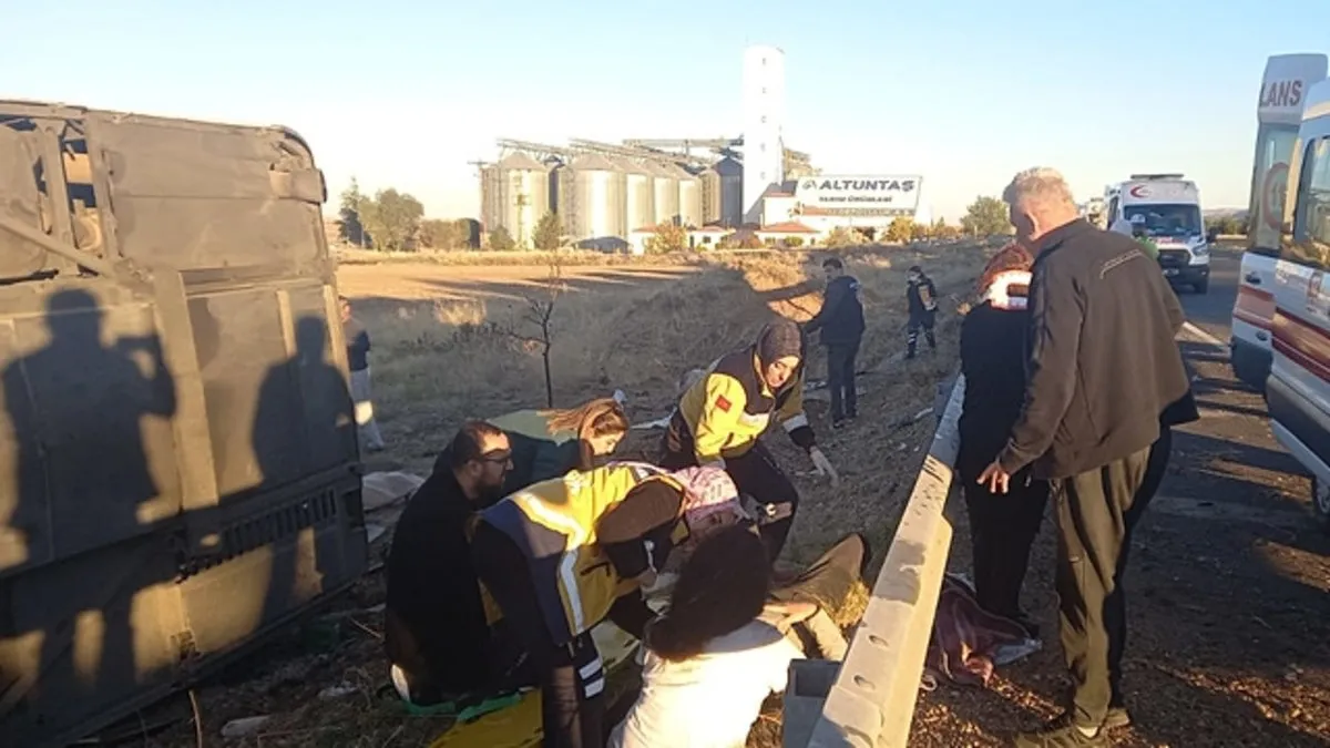 Son dakika: Aksaray’da yolcu otobüsü devrildi: 6 kişi öldü, çok sayıda yaralı var…