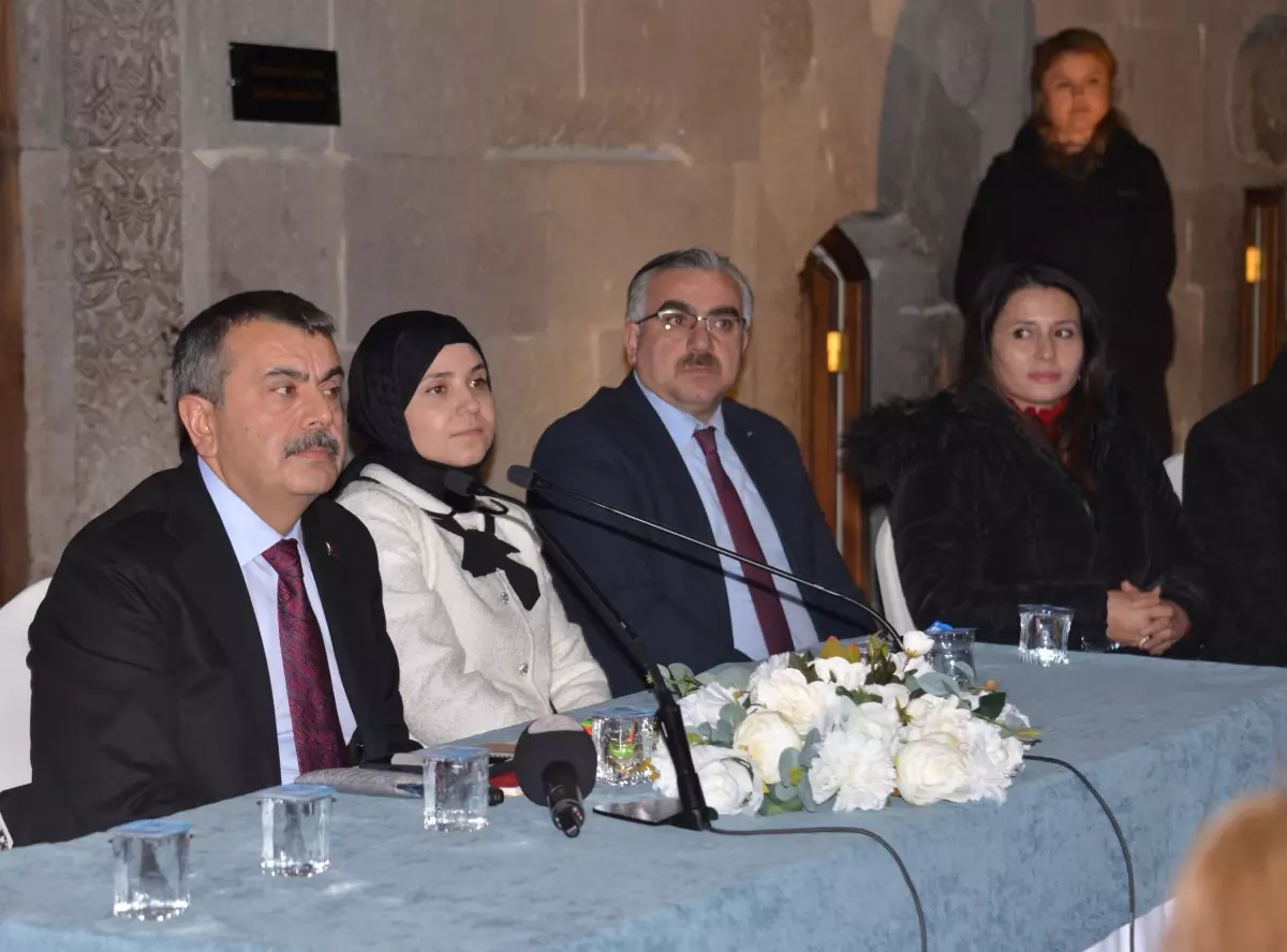 Bakan Tekin: 2025’te 300 Bin Öğretmen Unvan Alacak