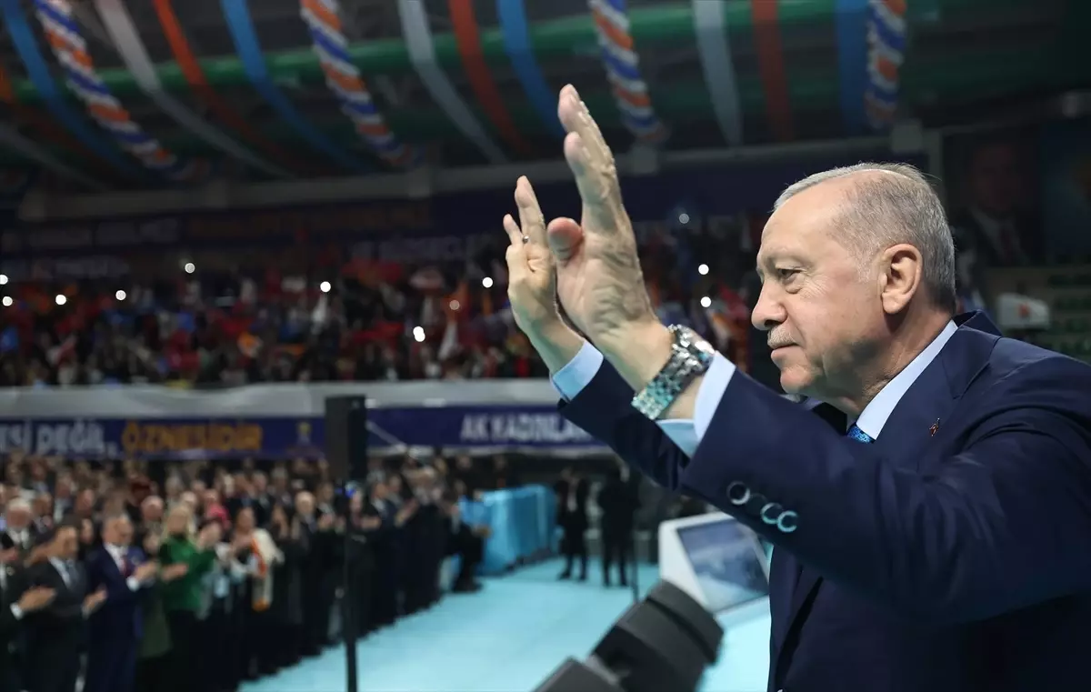 Cumhurbaşkanı Erdoğan: “Bölücü örgütün, demokrasinin sağladığı imkanları kullanarak şehirlerimize ve belediyelerimize çökmesine izin vermedik”