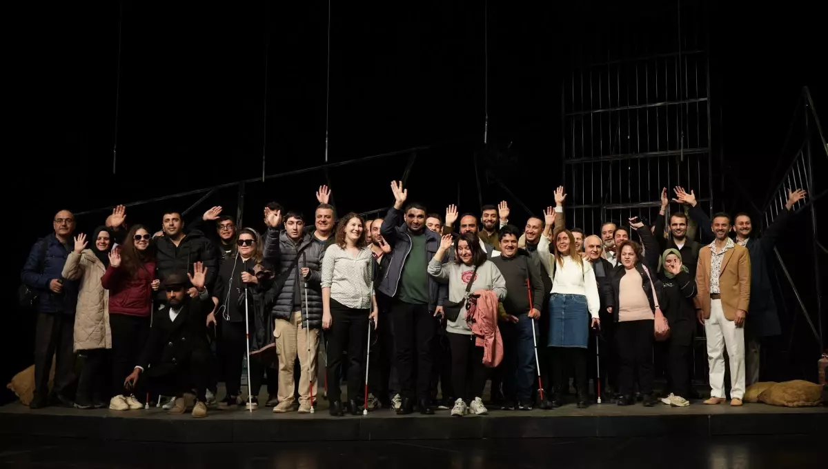 Türk Telekom’dan Engelsiz Sanat Deneyimi: ‘Erişilebilir Tiyatro’ Projesi