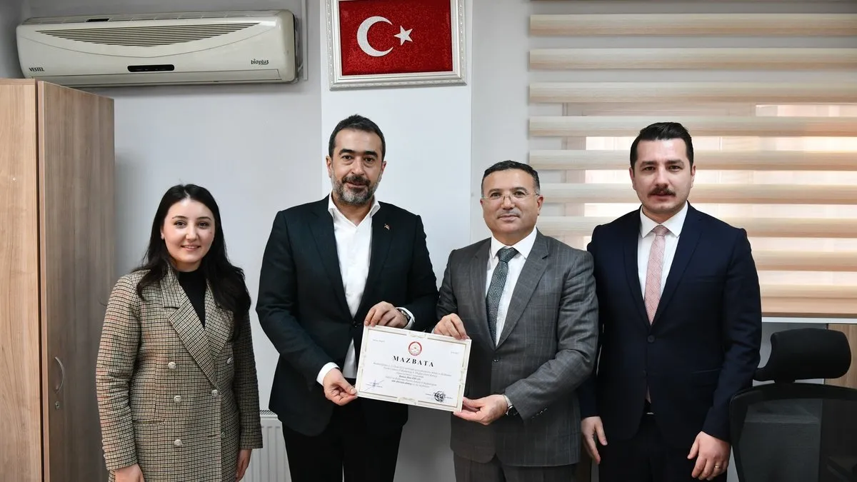 Hakan Han Özcan mazbatasını alarak görevine başladı