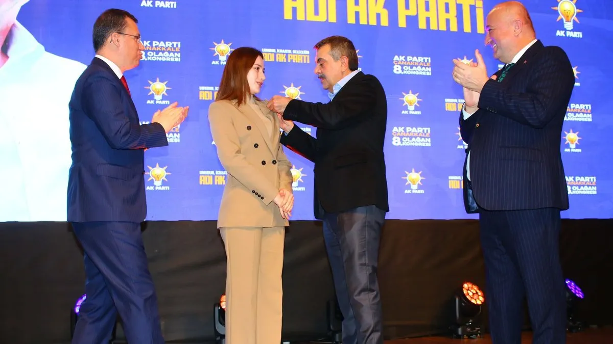 Türkiye’nin en genç belediye başkanı AK Parti’ye geçti