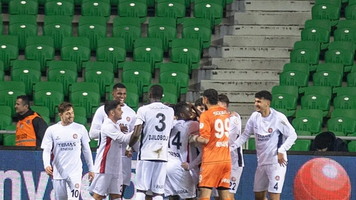 Trendyol 1. Lig: Fatih Karagümrük, deplasmanda 3 golle güldü!