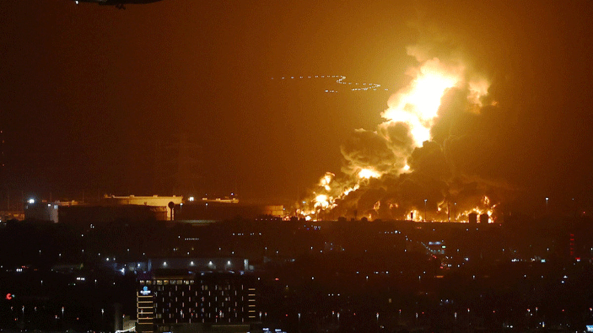 Yemen’deki Husiler: ABD ve İngiltere’nin başkent Sana’ya yönelik saldırıları karşılıksız kalmayacak